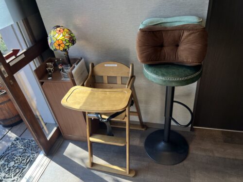 梅屋敷Cafe ＆ Lounge h.t.sの貸し出し用ベビーチェア
