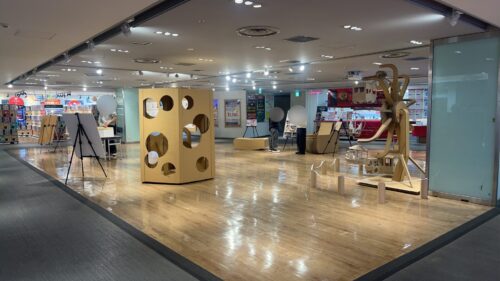 蒲田】幸せの観覧車｜東急プラザ蒲田で学生デザイン展の様子