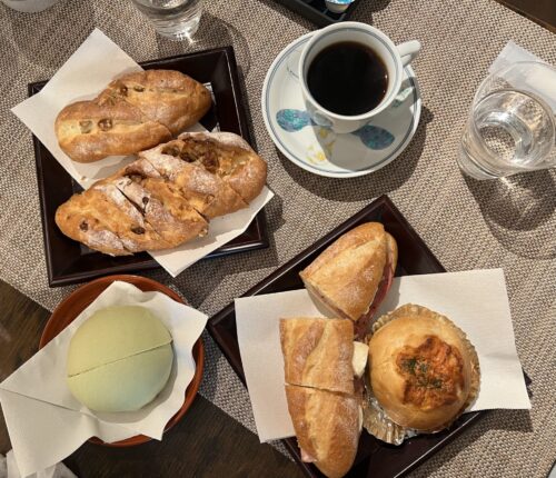 大森町の大和屋珈琲の手作りパンと珈琲