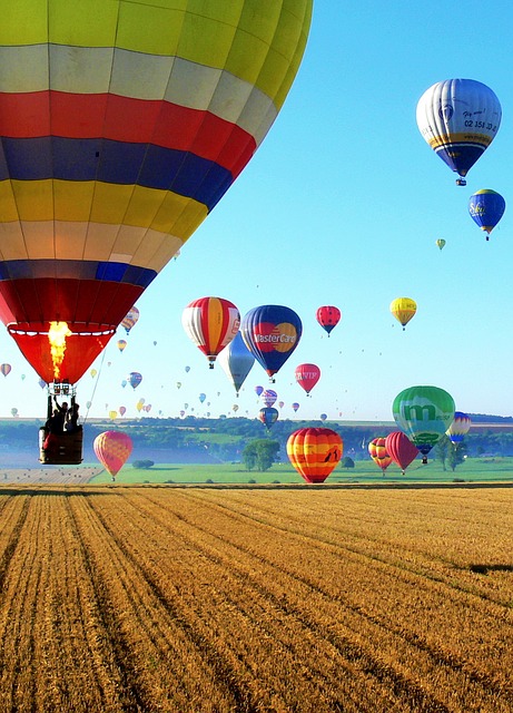 hot-air-balloon-590133_640