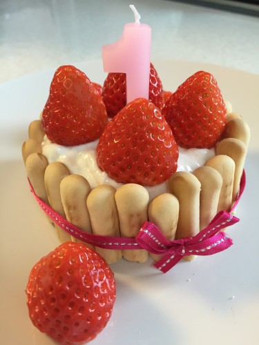 カワイイ のに作り方は簡単 生クリーム不使用 Hmで作る 1歳のお誕生日ケーキ 滋賀のママがイベント 育児 遊び 学びを発信 シガマンマ ピースマム