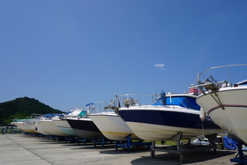 夏休みは普段乗れない大きなクルーザーに乗って琵琶湖で風を感じませんか！「親子クルーザーヨット無料体験会」が開催！