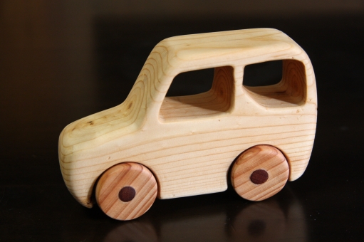 ぬくもりのある木製の車（乗り物）を作ろう！全部木で作ります。☆参加費無料、4歳～参加OK、事前申込不要
