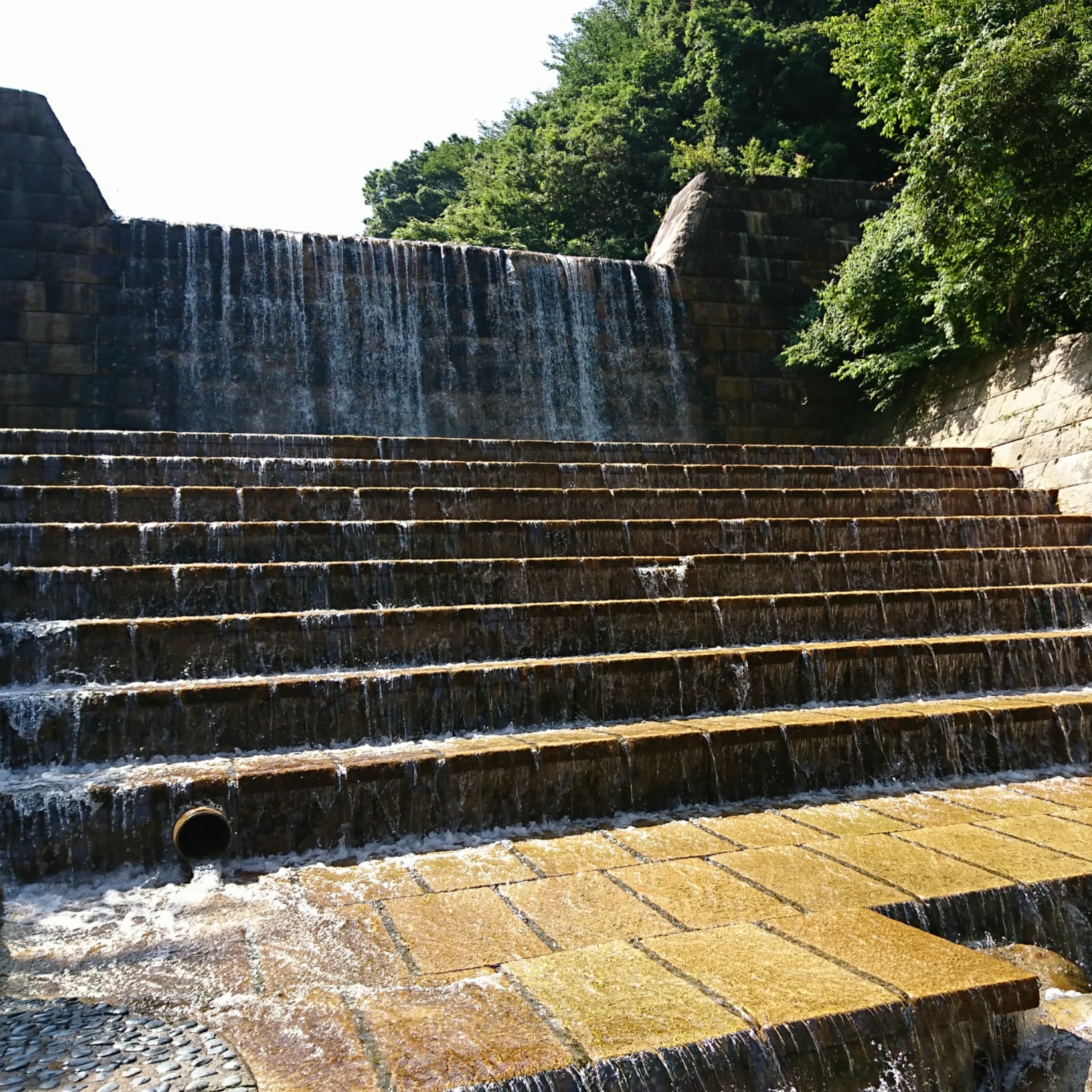 【愛荘町】初夏から真夏におすすめ！宇曽川ダムの奥、山比古湧水の近くで川遊びができますよ♪トイレも完備！
