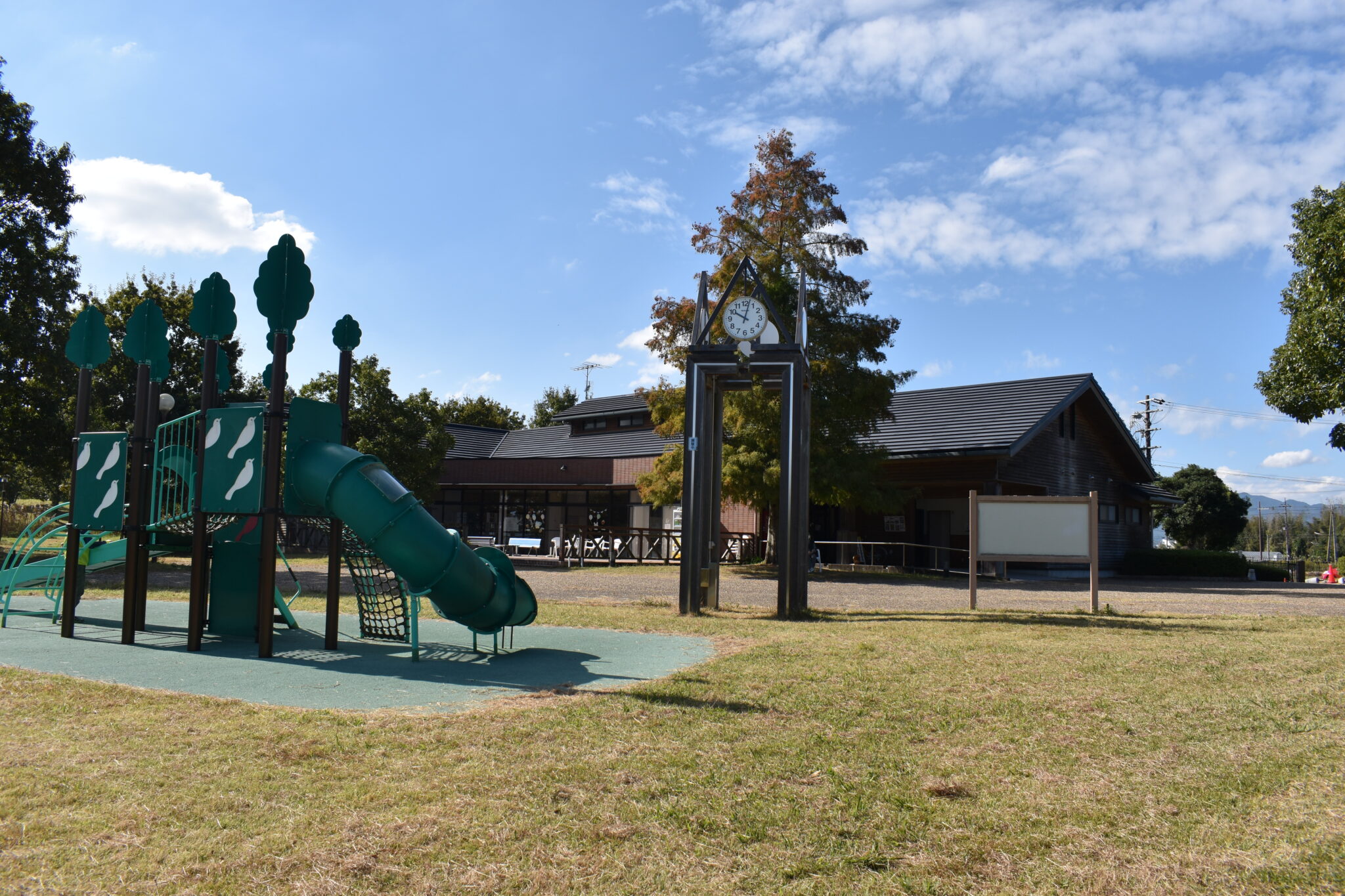 自然豊かな体験型公園☆小さな子ども向け遊具がある「みさき自然公園」を紹介☆YouTube【ぴーまむチャンネル】in守山市 滋賀のママがイベント・育児・遊び・学びを発信 シガマンマ|ピースマム 自然豊かな体験型公園☆小さな子ども向け遊具がある「みさき自然公園」を紹介☆YouTube【ぴーまむチャンネル】in守山市 滋賀のママがイベント・育児・遊び・学びを発信 シガマンマ|ピースマム