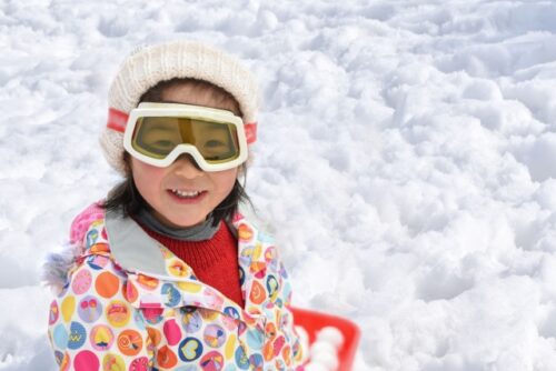 無料駐車場らくらく直結 そり遊び 雪あそびひろば 赤子山スキー場 スノーパル 12月23日より今シーズンオープン予定 滋賀のママがイベント 育児 遊び 学びを発信 シガマンマ ピースマム