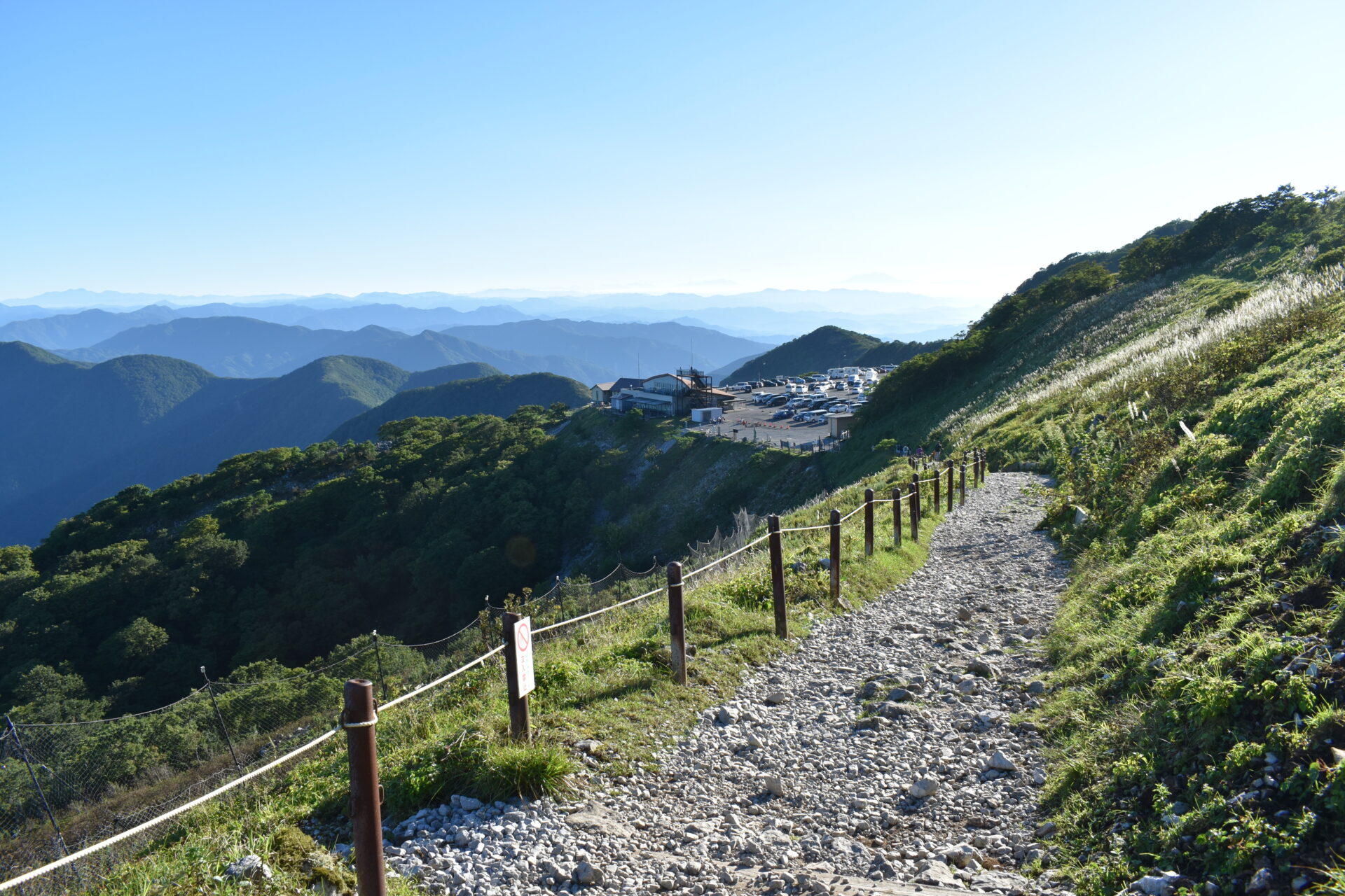 夏休みの思い出に！伊吹山【親子で登ろう夏山登りキャンペーン】山頂でスタンプを押して景品プレゼント♪【8月31日まで】