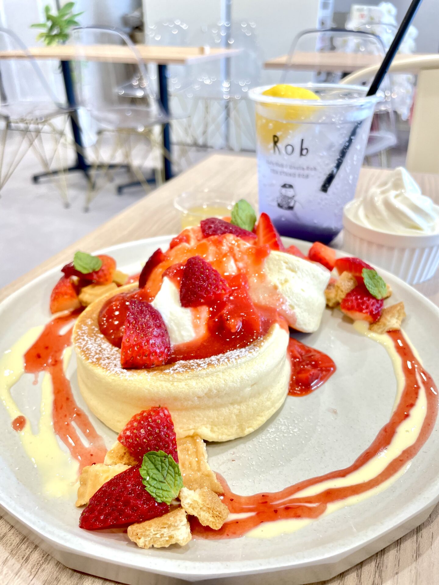 滋賀県初出店の台湾パンケーキ店があの人気施設に新店オープン！【7/29OPEN】cafeRob道の駅草津店【滋賀 ニューオープン】