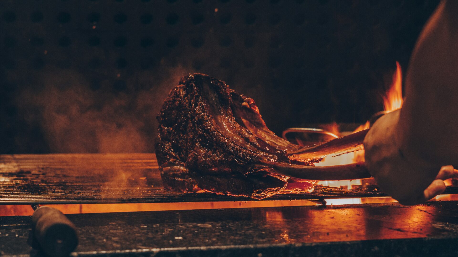 驚きの全品22～87％OFF!!ニクの日『2月29日』【近江焼肉ホルモンすだく】肉の祭典