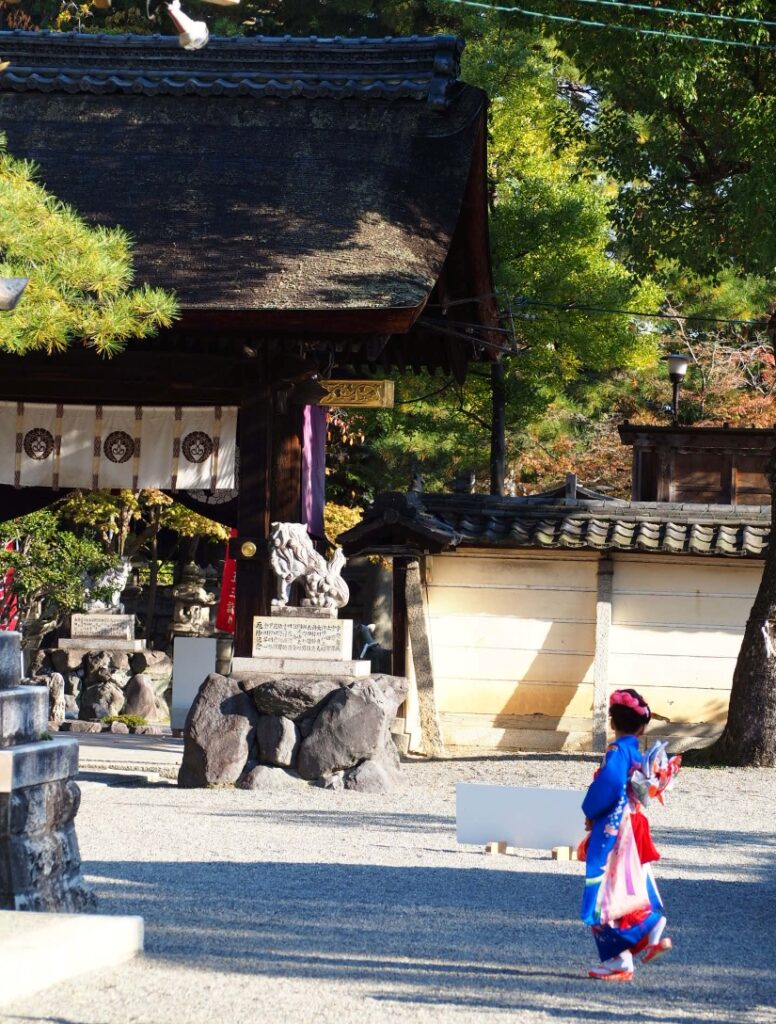 立木神社の境内