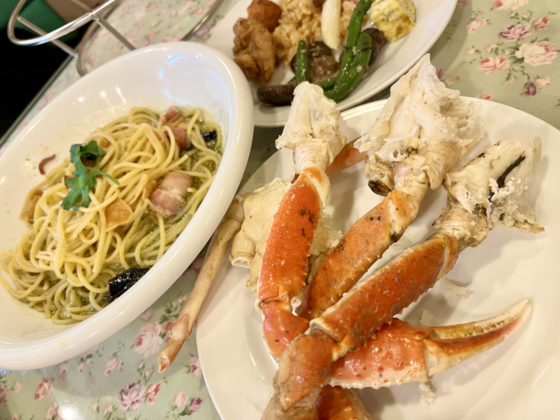 期間限定大人気ビュッフェ!カニも前菜もデザートも食べ放題!選べるメイン付♪【1/29～なくなり次第終了】ズワイガニバイキング【オリーブキッチン3店舗】