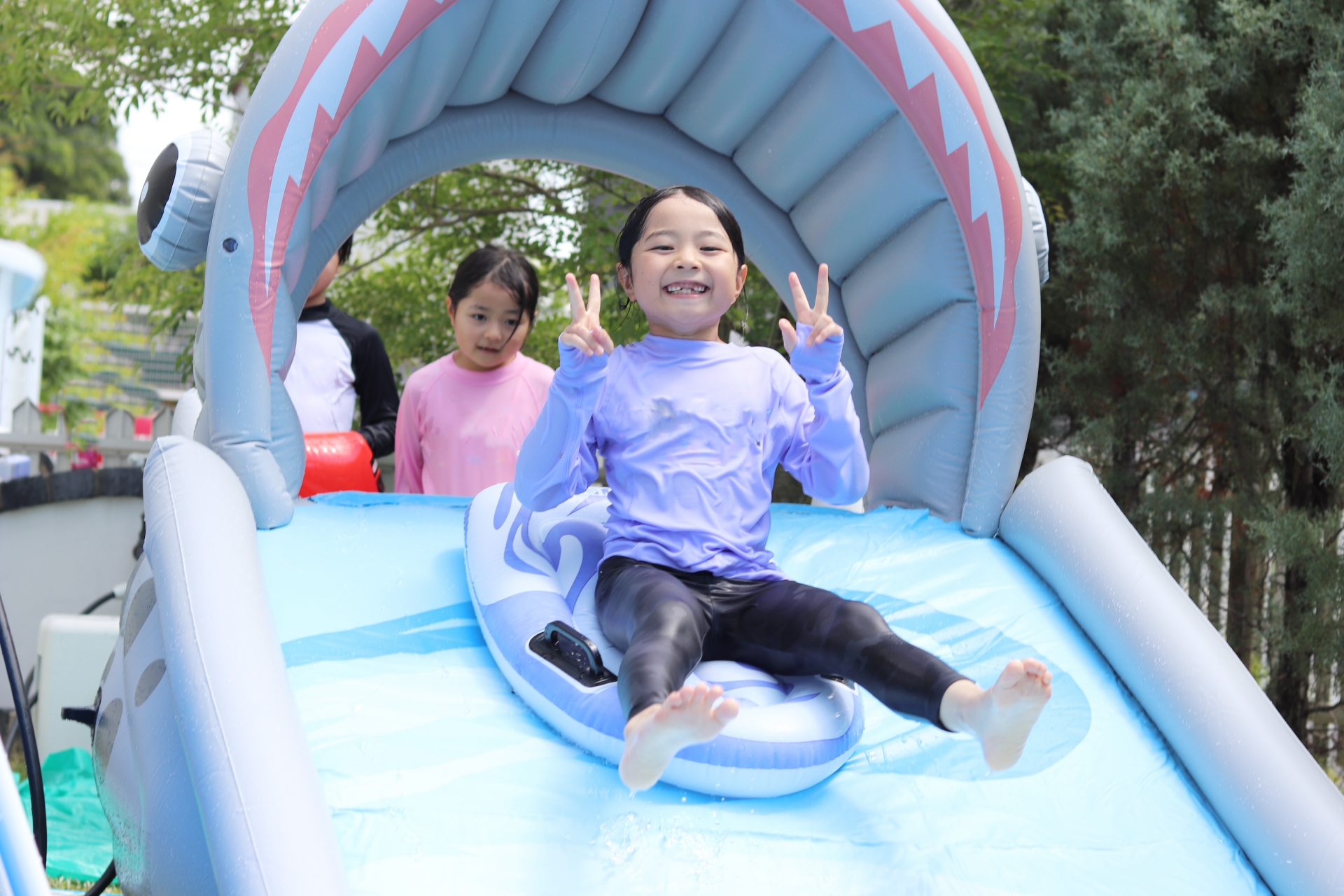 【2025夏休み】びわこ箱館山の「水遊びビーチ」＆「スノーマウンテン」で夏を満喫しよう！遊具も充実◎7/19～8/31、9/6、9/7まで