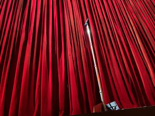 あの人気よしもと芸人が草津に集結！無料で楽しめるお笑いライブ＆氷柱宝探しイベント開催★【8月16日/イオンモール草津】