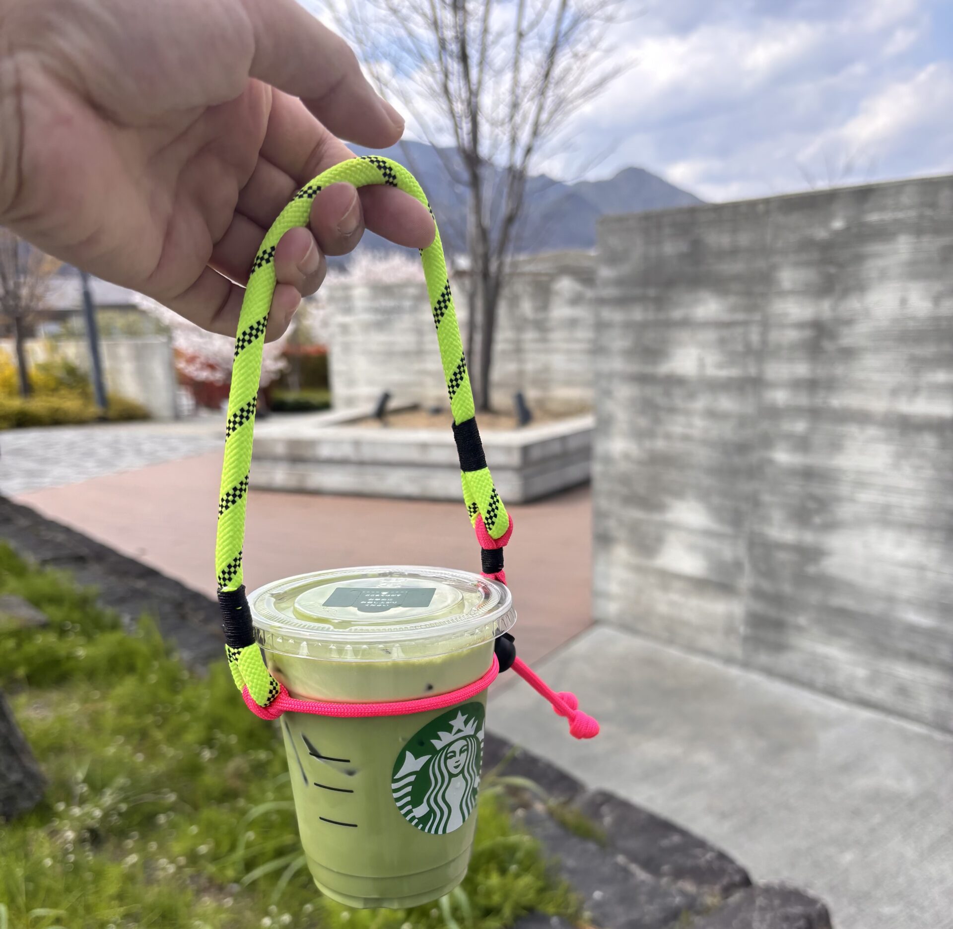 初めて大歓迎！パラコードのドリンクホルダーを作ろう♪管理栄養士の作るお弁当付き！〈大津市〉