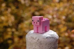 ブロックで建物をつくる人気ゲーム×サーティワン《あの世界観のアイスケーキ》が登場！【7／17〜販売】