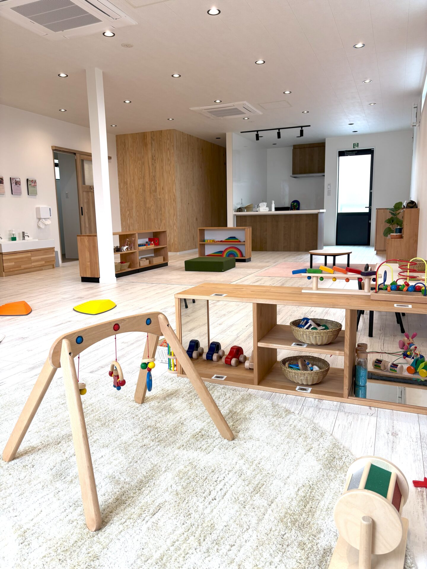 マタニティ&子育てママ必見★Cafe・図書館・子育てひろば・産後ケアにランドリーも!?みんなで利用できる多機能施設♪【at home terrace】
