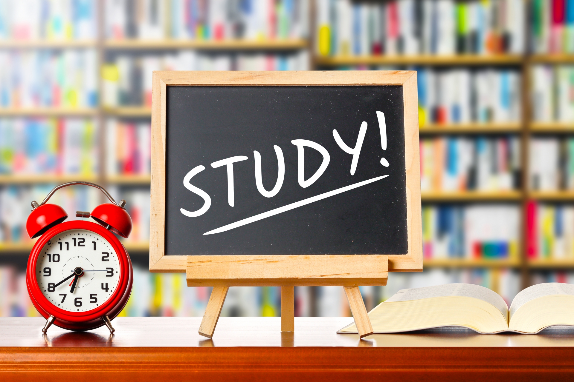 事前登録料のみ参加無料♪立命館大学生が、週2で小・中学生の勉強をサポートしてくれます。立命館大学BKCにて