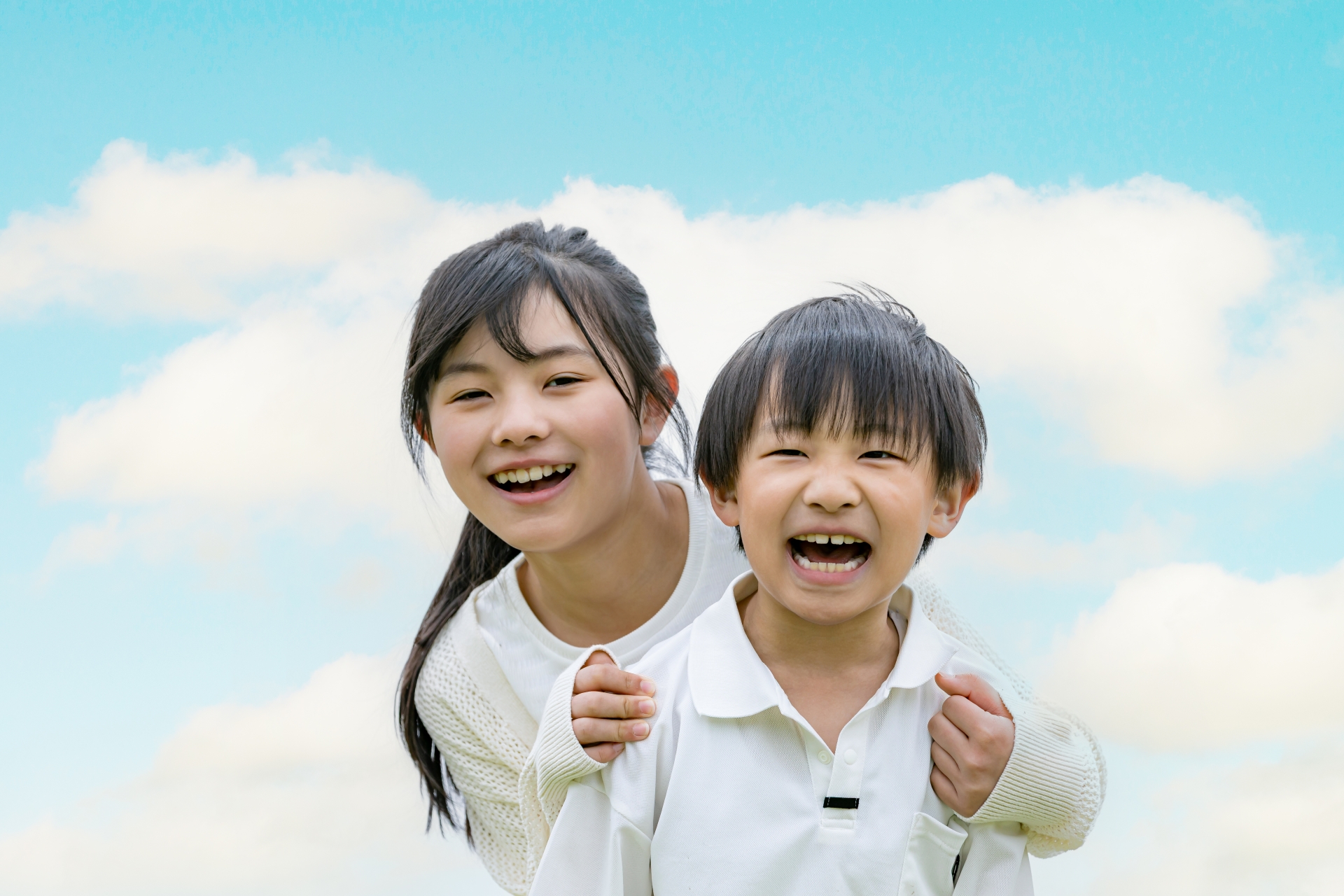 週末のお出かけに♪駅前が大盛り上がり！たくさんのフードブース、スーパーボールや駄菓子釣りなどの子ども向けブース、ママに嬉しい美容ブースも出店♪【からさきフェスティバル2025】