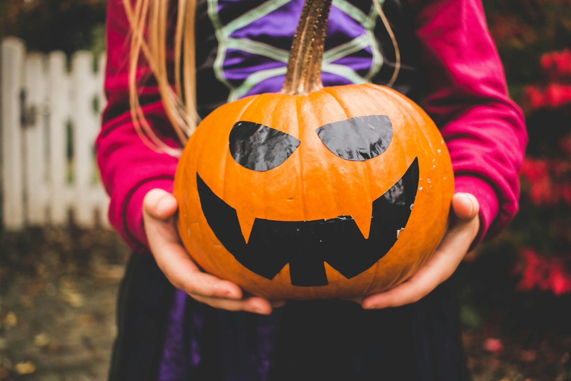 アウトレットのハロウィンがすごい！ゲーム、くじ引き、クイズラリー、毒りんご飴販売も！？夢のお姫様ごっこで本格的なドレスでお買物♪【三井アウトレットパーク 滋賀竜王】
