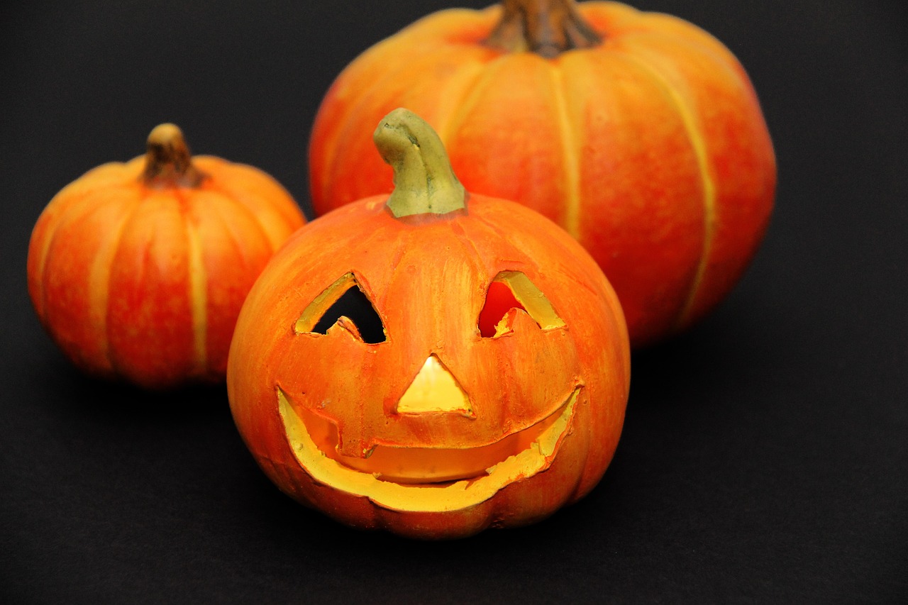 守山天然温泉 ほたるの湯【ハッピーハロウィンイベント】「かぼちゃ重量当てクイズ」は抽選でペア招待券が当たる！スタンプラリーもあるよ♪毎週土曜日はソフトクリーム半額★