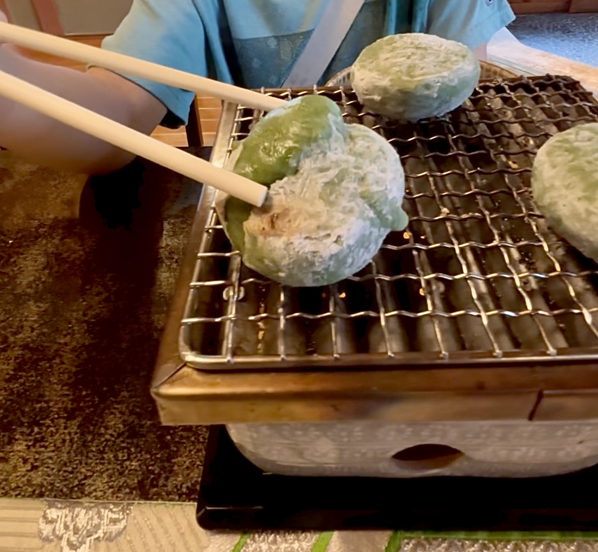 自分で焼くお餅が美味しい！よもぎ専門店にってきました〈大津市〉