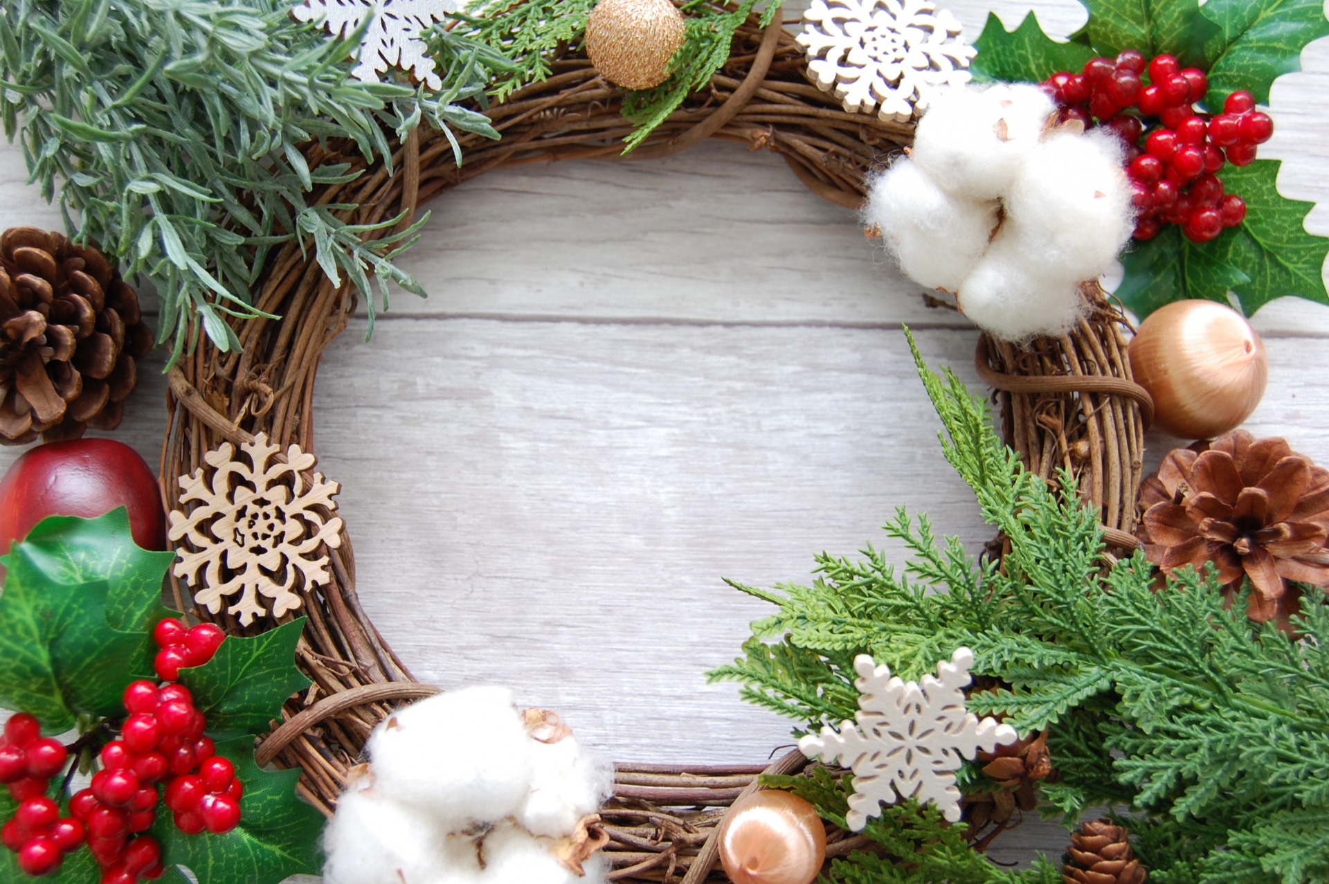 参加費300円☆森にある木の実や松ぼっくりでクリスマスリースを作ろう☆みさき自然公園にて。11/30(日)