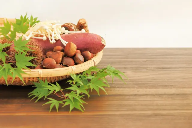 【入場無料】秋の味覚とグルメが大集合！子どもに大人気のふわふわバルーンも登場♪【道の駅 近江母の郷】「うまいもんオータムフェスタ2025」【米原市】11/8