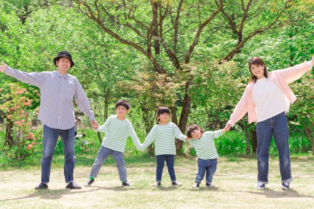 自然の中で特別な1日を過ごそう！大人も子どももワクワクできる「親子de秘密基地キャンプ」開催★【3月8日/妹背の里】