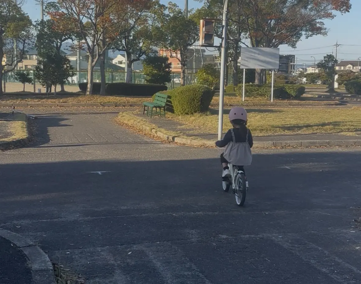 【入園・駐車場無料】子どもの自転車練習にはココ！！遊具や芝生、ピクニックもできる♪守山市民運動公園にある交通園に行ってきた！【おススメスポット】