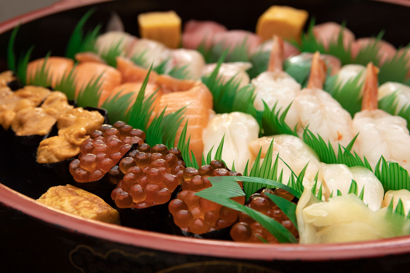 はま寿司の【年末年始の特別お持ち帰りメニュー】Web予約注文は11/27〜受付中♪【ハッピークリスマス割】クリスマスのお持ち帰りWeb予約は12/20〜受付開始！前日までのWeb予約限定で5%OFF★