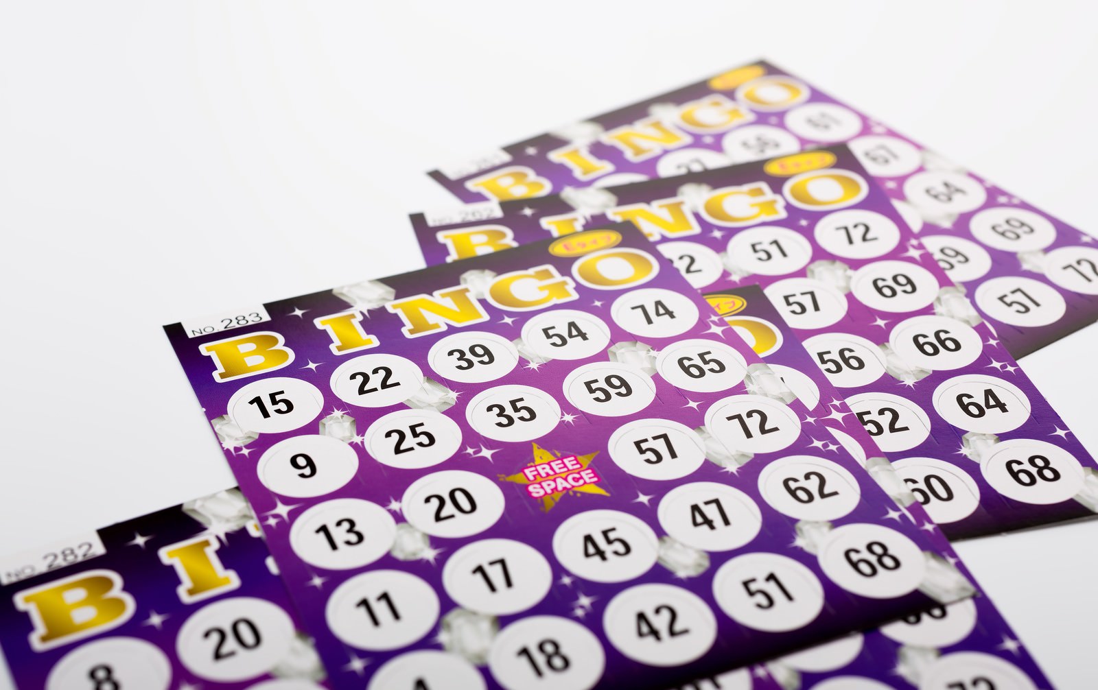 子育てに嬉しいお得な景品が当たるかも!?何が当たるかはお楽しみに★【自分だけのカードをつくろう！わくわくビンゴ大会】4/18 ＜ピエリ守山＞