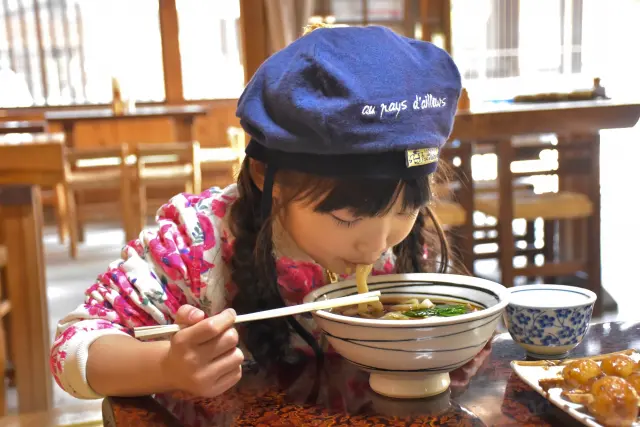 あの人気アニメと丸亀製麺がコラボ！？うドーナツや仙豆風の天ぷらや元気玉おむすびも！【丸亀製麺・ドラゴンボールZコラボレーションキャンペーン　3/3～4/6】