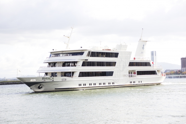 【滋賀・大津】びわ湖最大級の客船ビアンカが期間限定で定期航路に！2026年2月から冬の特別クルーズ開催★限定御船印や食事特典も充実！