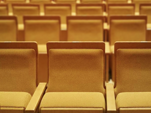 文化ホールによる出張お笑いライブが開催！！小学生以下は入場無料！！【コミュニティセンターみかみ　大ホール　6/27】