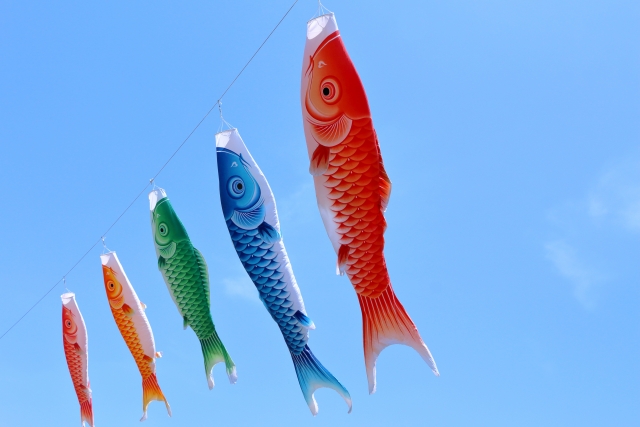 【4月29日〜5月10日】参加無料！まっしろなこいのぼりをみんなの折り紙かぶとで完成させよう！【ヤンマーミュージアム】