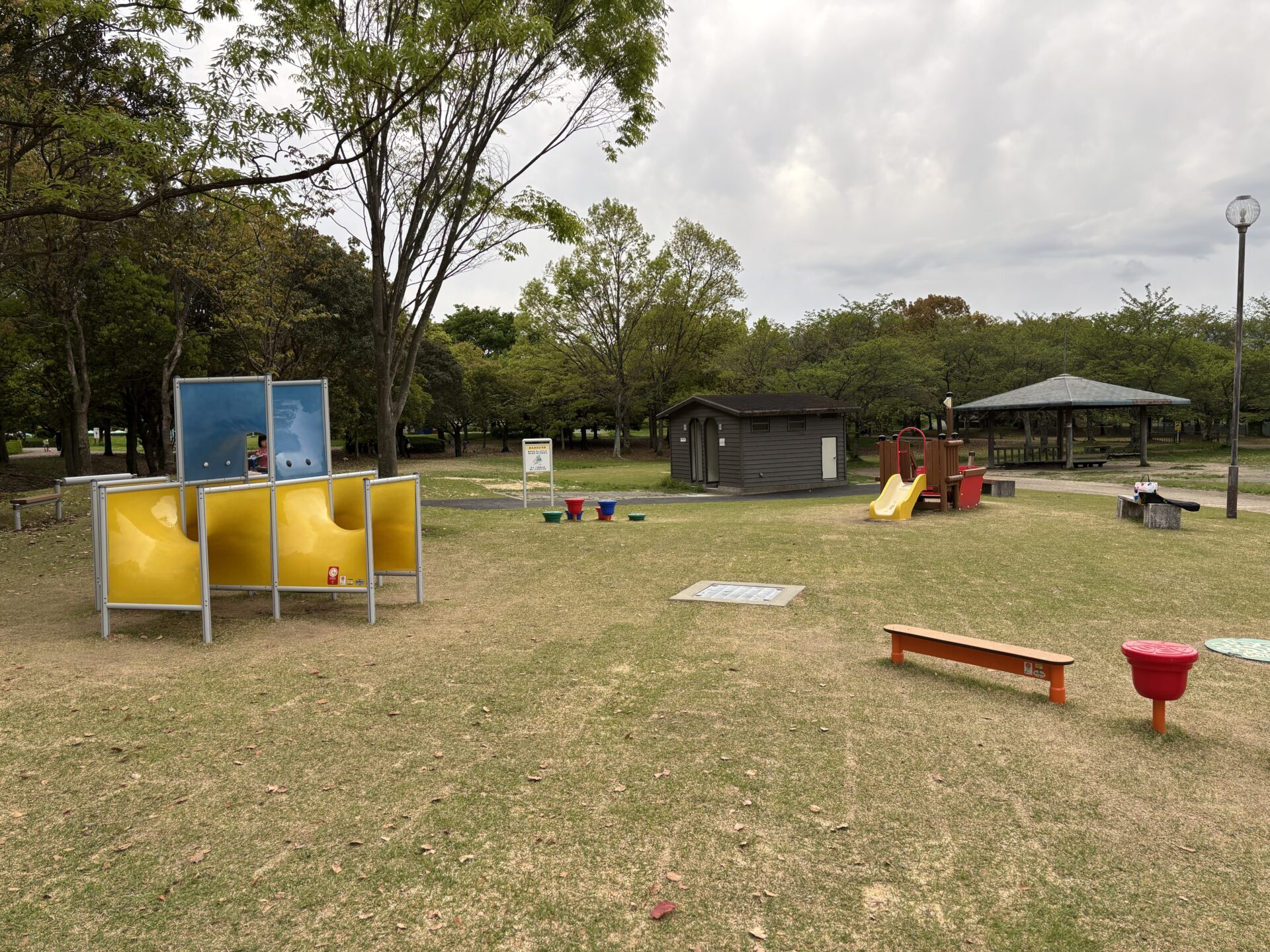【草津市】リニューアル中の「帰帆島公園」に行ってきた！3月オープンの新遊具＆芝滑りエリアをレポート♪