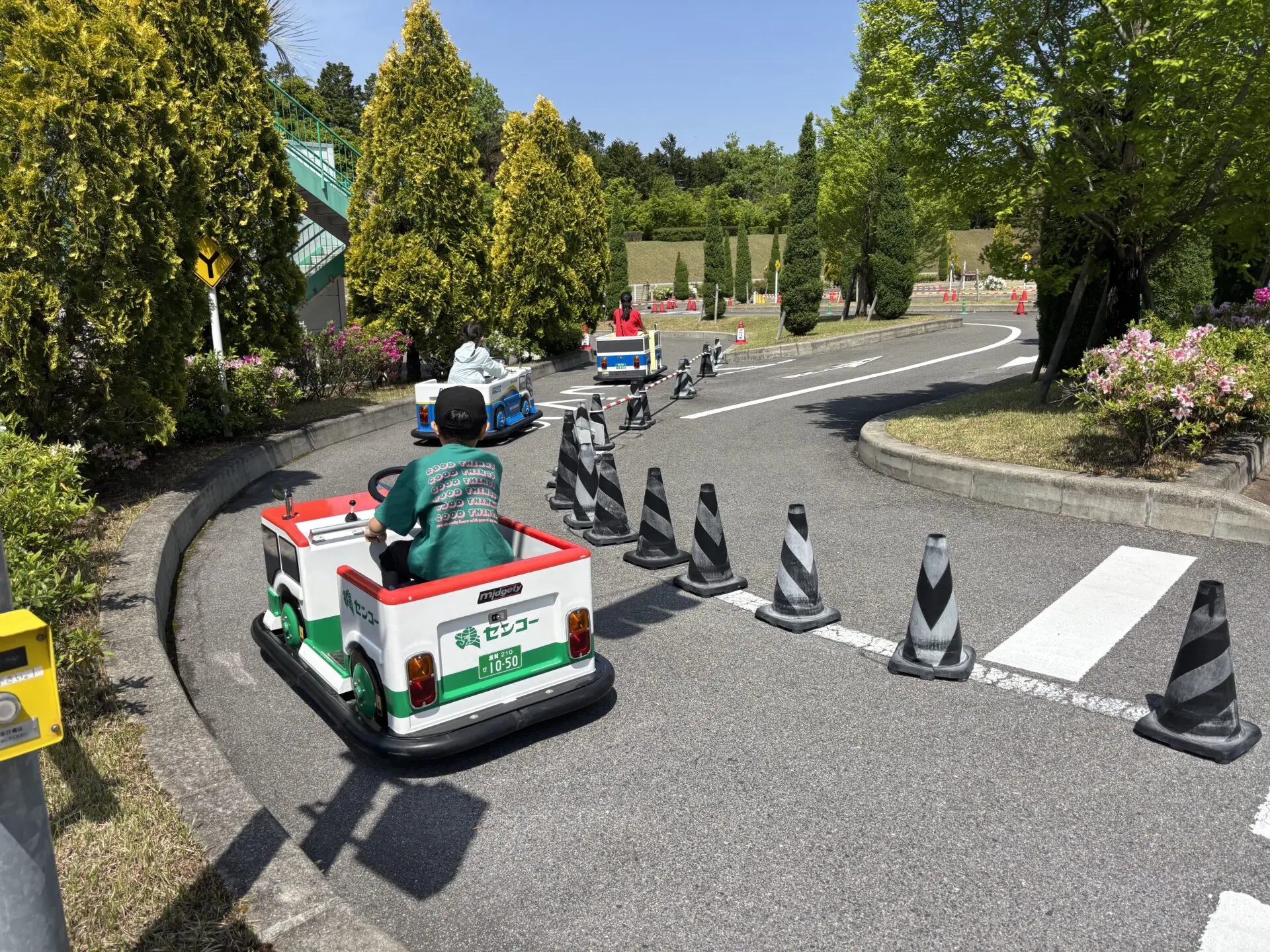 運転体験できる！駐車場＆入場無料！スゴい公園【クレフィール湖東　こども交通公園】東近江市