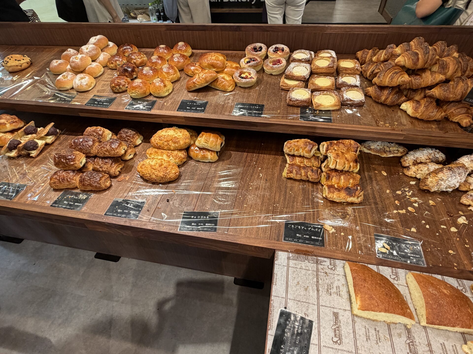 【5月オープン！】南草津駅すぐ！カフェスペースもある「Noah Bakery」へ行ってきました♪名物カヌレやボリューム満点バーガーにママも子どもも大満足！