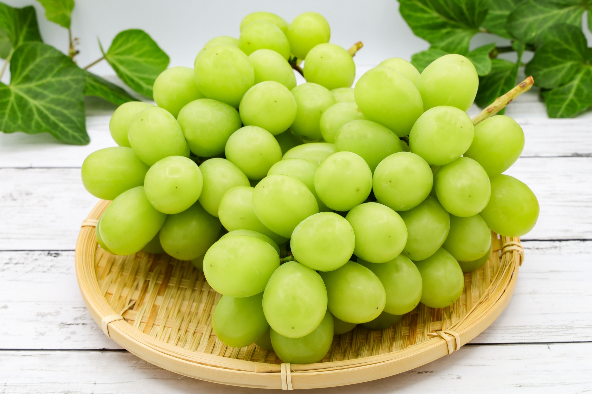 試食あり！ふどう一房が当たる抽選会も。旬を迎えたふどうが販売されます。【高島ふどうマルシェ】