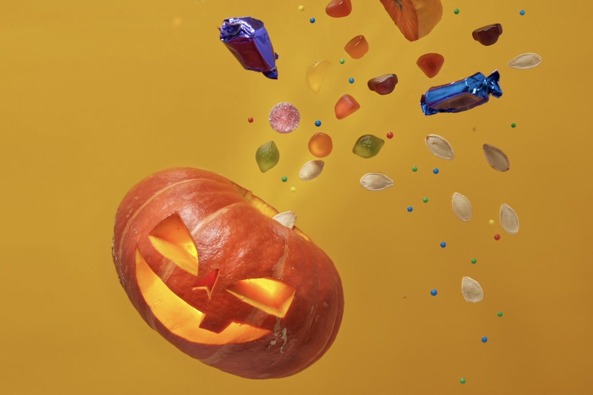 【草津市】館内をハロウィンで彩ろう♪毛糸のポンポンでかぼちゃやオバケを作る『ロクハ荘を飾ろう！』(9/15)